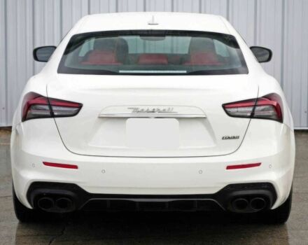 Білий Мазераті Ghibli, об'ємом двигуна 3.8 л та пробігом 14 тис. км за 15700 $, фото 5 на Automoto.ua