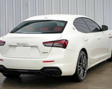 Білий Мазераті Ghibli, об'ємом двигуна 3.8 л та пробігом 14 тис. км за 15700 $, фото 6 на Automoto.ua