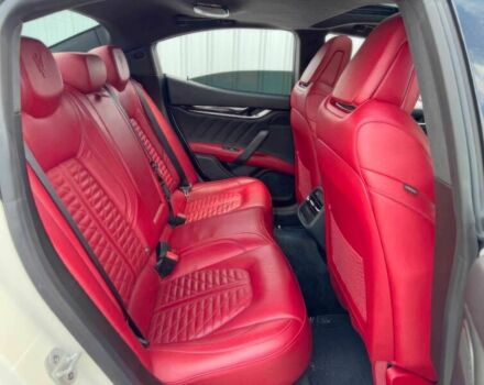 Білий Мазераті Ghibli, об'ємом двигуна 3.8 л та пробігом 14 тис. км за 15700 $, фото 10 на Automoto.ua