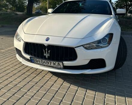 Білий Мазераті Ghibli, об'ємом двигуна 3 л та пробігом 119 тис. км за 21900 $, фото 1 на Automoto.ua