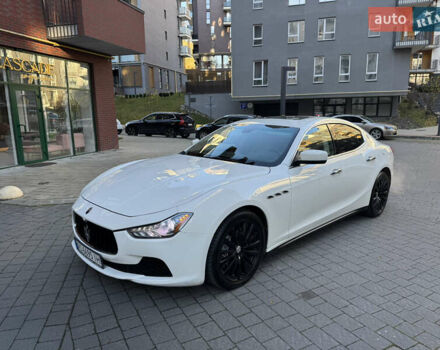 Белый Мазерати Гибли, объемом двигателя 2.98 л и пробегом 111 тыс. км за 22500 $, фото 1 на Automoto.ua