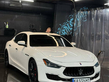 Мазерати Гибли 2019 в Киеве на Automoto.ua Белый Мазерати Гибли, объемом двигателя 2.98 л и пробегом 55 тыс. км за 35000 $, фото 1 на Automoto.ua