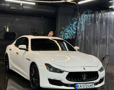 Мазерати Гибли 2019 в Киеве на Automoto.ua Белый Мазерати Гибли, объемом двигателя 2.98 л и пробегом 55 тыс. км за 35000 $, фото 1 на Automoto.ua