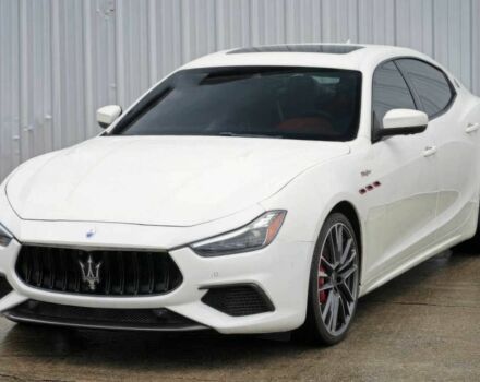 Білий Мазераті Ghibli, об'ємом двигуна 3.8 л та пробігом 14 тис. км за 15700 $, фото 1 на Automoto.ua