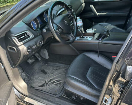 Чорний Мазераті Ghibli, об'ємом двигуна 2.98 л та пробігом 83 тис. км за 24000 $, фото 5 на Automoto.ua