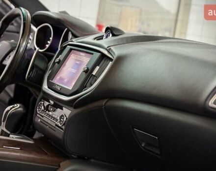 Черный Мазерати Гибли, объемом двигателя 2.98 л и пробегом 91 тыс. км за 24950 $, фото 16 на Automoto.ua