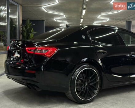 Черный Мазерати Гибли, объемом двигателя 3 л и пробегом 146 тыс. км за 25900 $, фото 16 на Automoto.ua