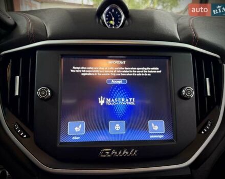 Черный Мазерати Гибли, объемом двигателя 2.98 л и пробегом 91 тыс. км за 24950 $, фото 30 на Automoto.ua