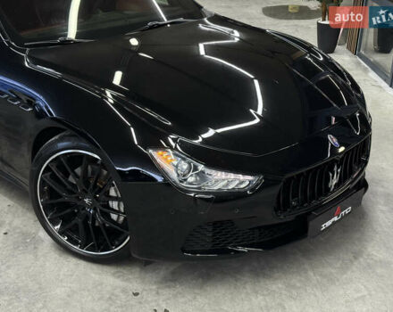 Черный Мазерати Гибли, объемом двигателя 3 л и пробегом 146 тыс. км за 25900 $, фото 3 на Automoto.ua