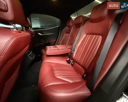 Черный Мазерати Гибли, объемом двигателя 3 л и пробегом 146 тыс. км за 25900 $, фото 23 на Automoto.ua