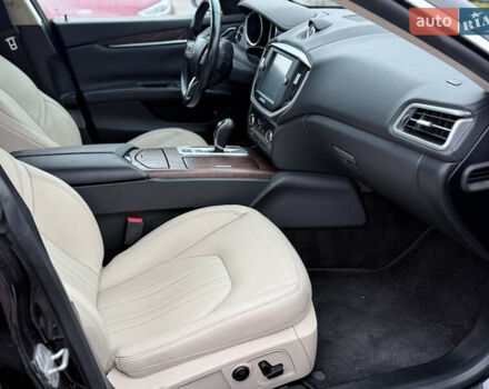 Мазерати Гибли 2014 в Киеве на Automoto.ua Черный Мазерати Гибли, объемом двигателя 3 л и пробегом 125 тыс. км за 15500 $, фото 11 на Automoto.ua