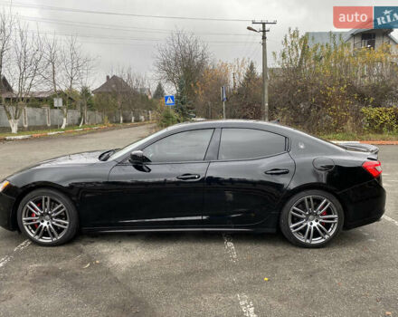 Чорний Мазераті Ghibli, об'ємом двигуна 2.98 л та пробігом 106 тис. км за 19500 $, фото 4 на Automoto.ua