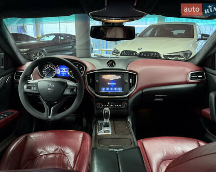 Черный Мазерати Гибли, объемом двигателя 3 л и пробегом 146 тыс. км за 25900 $, фото 25 на Automoto.ua