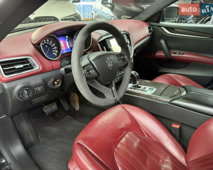 Черный Мазерати Гибли, объемом двигателя 3 л и пробегом 146 тыс. км за 25900 $, фото 20 на Automoto.ua