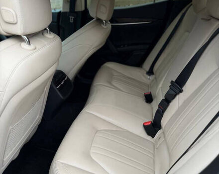 Черный Мазерати Гибли, объемом двигателя 3 л и пробегом 124 тыс. км за 14900 $, фото 9 на Automoto.ua