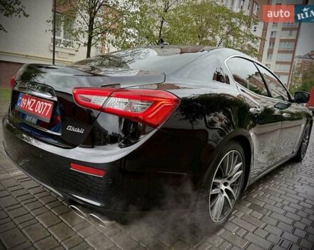 Черный Мазерати Гибли, объемом двигателя 2.98 л и пробегом 91 тыс. км за 24950 $, фото 4 на Automoto.ua