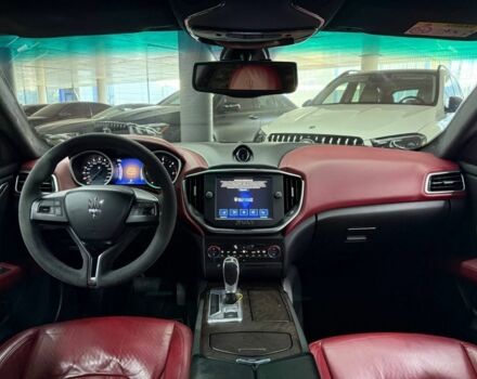 Черный Мазерати Гибли, объемом двигателя 3 л и пробегом 146 тыс. км за 25900 $, фото 6 на Automoto.ua