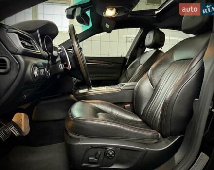 Черный Мазерати Гибли, объемом двигателя 2.98 л и пробегом 91 тыс. км за 24950 $, фото 15 на Automoto.ua