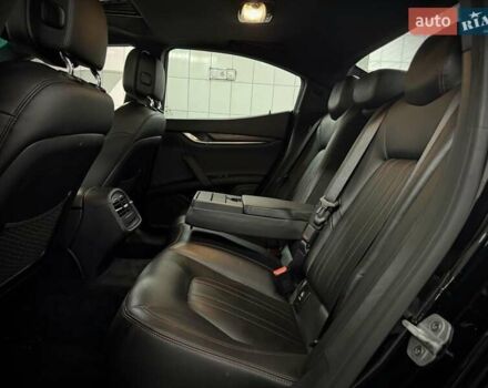 Черный Мазерати Гибли, объемом двигателя 2.98 л и пробегом 91 тыс. км за 24950 $, фото 22 на Automoto.ua