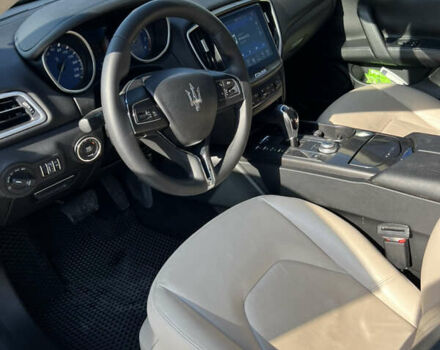 Чорний Мазераті Ghibli, об'ємом двигуна 2.98 л та пробігом 134 тис. км за 22000 $, фото 23 на Automoto.ua