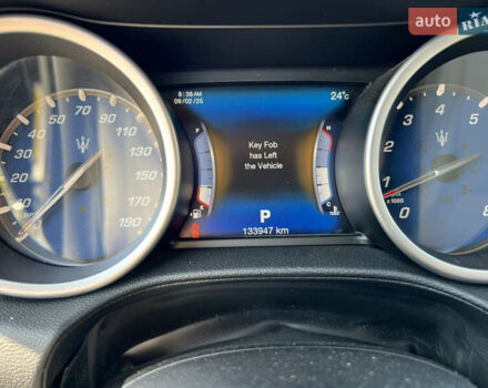 Чорний Мазераті Ghibli, об'ємом двигуна 2.98 л та пробігом 134 тис. км за 22000 $, фото 17 на Automoto.ua