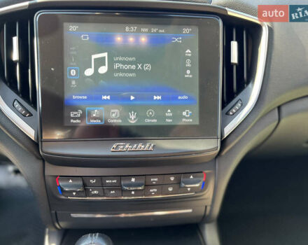 Чорний Мазераті Ghibli, об'ємом двигуна 2.98 л та пробігом 134 тис. км за 22000 $, фото 16 на Automoto.ua