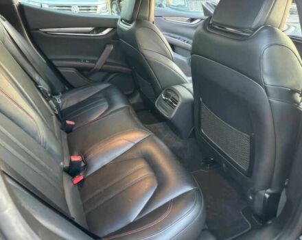 Черный Мазерати Гибли, объемом двигателя 3 л и пробегом 65 тыс. км за 12700 $, фото 10 на Automoto.ua