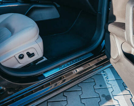 Чорний Мазераті Ghibli, об'ємом двигуна 2.98 л та пробігом 82 тис. км за 27000 $, фото 10 на Automoto.ua