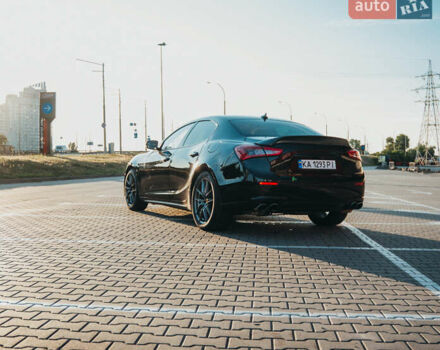 Чорний Мазераті Ghibli, об'ємом двигуна 2.98 л та пробігом 82 тис. км за 27000 $, фото 8 на Automoto.ua