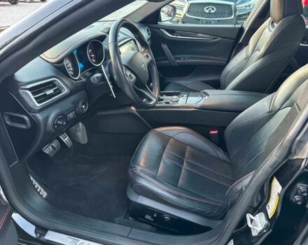 Черный Мазерати Гибли, объемом двигателя 3 л и пробегом 65 тыс. км за 12700 $, фото 8 на Automoto.ua