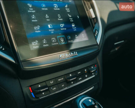 Чорний Мазераті Ghibli, об'ємом двигуна 2.98 л та пробігом 82 тис. км за 27000 $, фото 24 на Automoto.ua