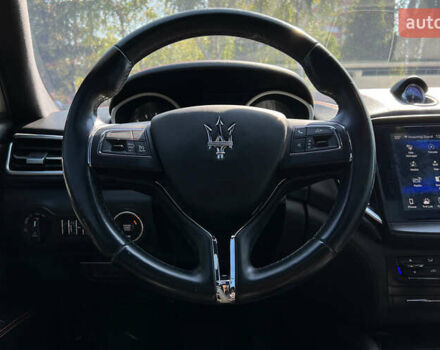 Черный Мазерати Гибли, объемом двигателя 3 л и пробегом 151 тыс. км за 21700 $, фото 20 на Automoto.ua