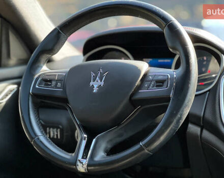 Черный Мазерати Гибли, объемом двигателя 3 л и пробегом 151 тыс. км за 21700 $, фото 24 на Automoto.ua