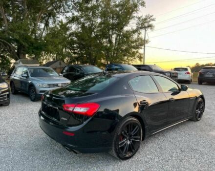 Черный Мазерати Гибли, объемом двигателя 3 л и пробегом 65 тыс. км за 12700 $, фото 5 на Automoto.ua