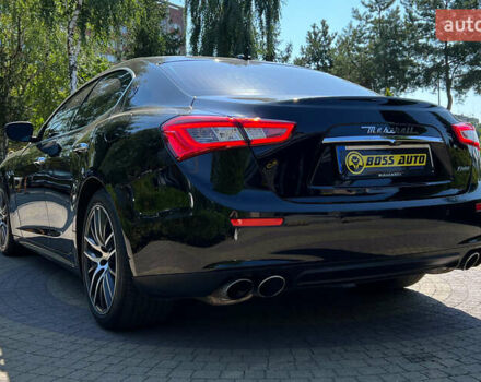 Черный Мазерати Гибли, объемом двигателя 3 л и пробегом 151 тыс. км за 21700 $, фото 4 на Automoto.ua