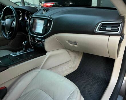 Коричневый Мазерати Гибли, объемом двигателя 3 л и пробегом 99 тыс. км за 14900 $, фото 17 на Automoto.ua