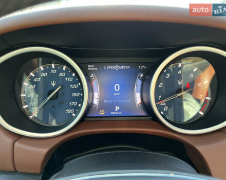 Красный Мазерати Гибли, объемом двигателя 2.98 л и пробегом 70 тыс. км за 17900 $, фото 19 на Automoto.ua