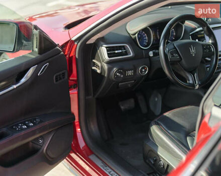 Красный Мазерати Гибли, объемом двигателя 2.98 л и пробегом 51 тыс. км за 25000 $, фото 60 на Automoto.ua