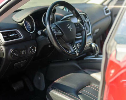 Красный Мазерати Гибли, объемом двигателя 2.98 л и пробегом 51 тыс. км за 25000 $, фото 88 на Automoto.ua