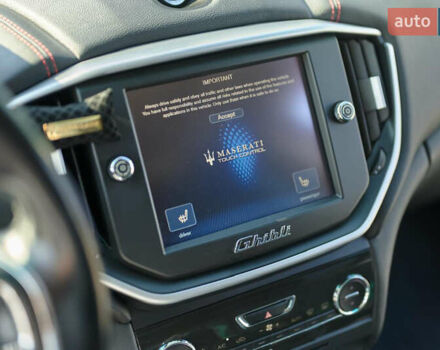 Красный Мазерати Гибли, объемом двигателя 2.98 л и пробегом 51 тыс. км за 25000 $, фото 52 на Automoto.ua