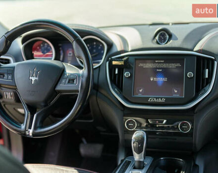 Красный Мазерати Гибли, объемом двигателя 2.98 л и пробегом 51 тыс. км за 25000 $, фото 41 на Automoto.ua