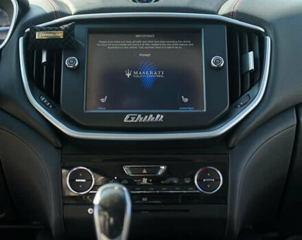 Красный Мазерати Гибли, объемом двигателя 2.98 л и пробегом 51 тыс. км за 25000 $, фото 22 на Automoto.ua