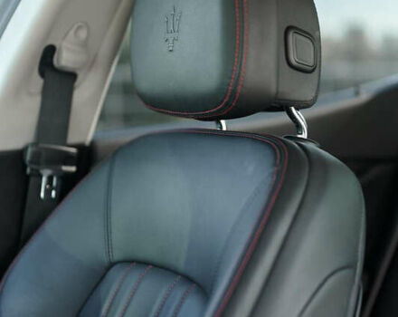 Красный Мазерати Гибли, объемом двигателя 2.98 л и пробегом 51 тыс. км за 25000 $, фото 54 на Automoto.ua