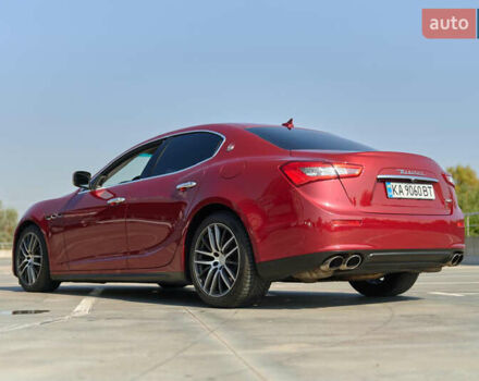 Красный Мазерати Гибли, объемом двигателя 2.98 л и пробегом 51 тыс. км за 25000 $, фото 1 на Automoto.ua