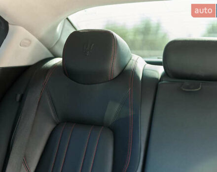 Красный Мазерати Гибли, объемом двигателя 2.98 л и пробегом 51 тыс. км за 25000 $, фото 73 на Automoto.ua