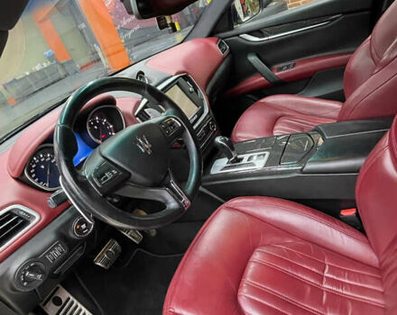 Мазерати Гибли, объемом двигателя 2.98 л и пробегом 100 тыс. км за 17500 $, фото 4 на Automoto.ua