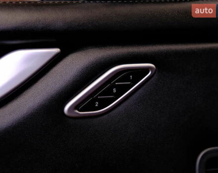 Мазерати Гибли, объемом двигателя 2.98 л и пробегом 101 тыс. км за 17900 $, фото 16 на Automoto.ua