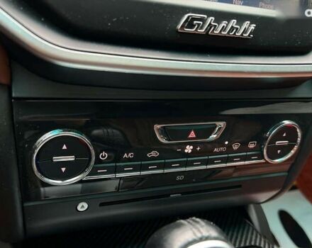 Мазераті Ghibli, об'ємом двигуна 3 л та пробігом 101 тис. км за 19350 $, фото 16 на Automoto.ua