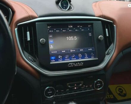 Мазераті Ghibli, об'ємом двигуна 3 л та пробігом 101 тис. км за 19350 $, фото 15 на Automoto.ua