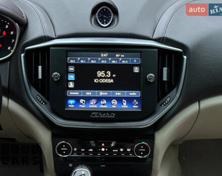 Сірий Мазераті Ghibli, об'ємом двигуна 2.98 л та пробігом 63 тис. км за 21000 $, фото 36 на Automoto.ua